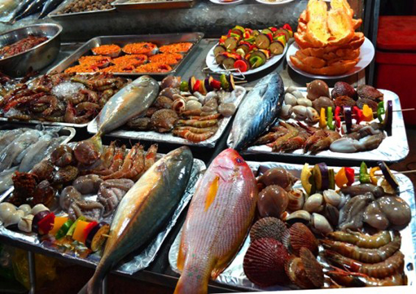 Du lịch miền Tây đến Phú Quốc nhớ thử các món hải sản tươi ngon ở chợ đêm Dinh Cậu